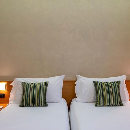 Hotel Embassy بيرو المظهر الخارجي الصورة