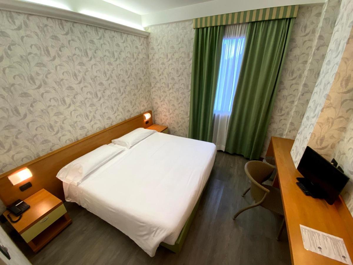 Hotel Embassy بيرو المظهر الخارجي الصورة