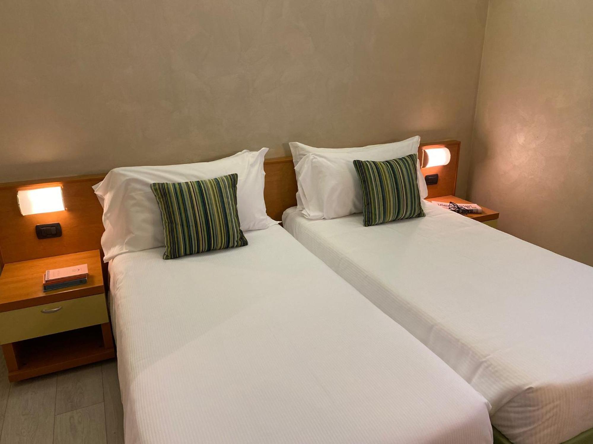 Hotel Embassy بيرو المظهر الخارجي الصورة