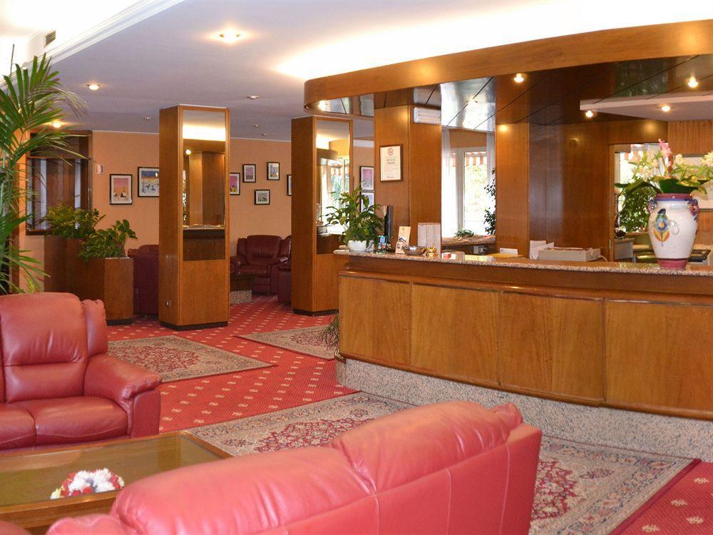 Hotel Embassy بيرو المظهر الخارجي الصورة