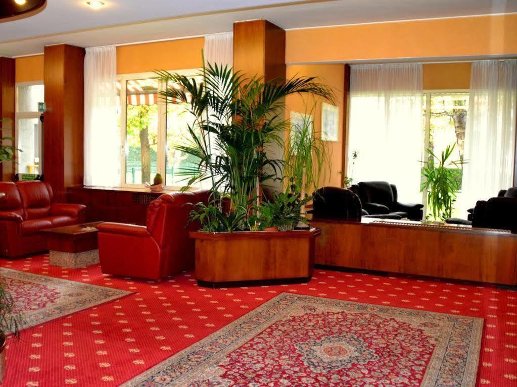 Hotel Embassy بيرو المظهر الخارجي الصورة